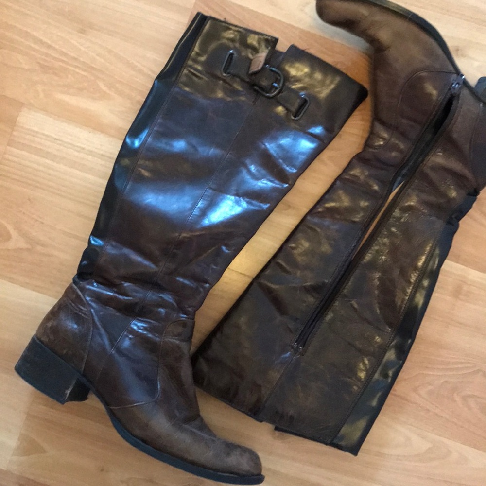 Born brown leather riding boots!